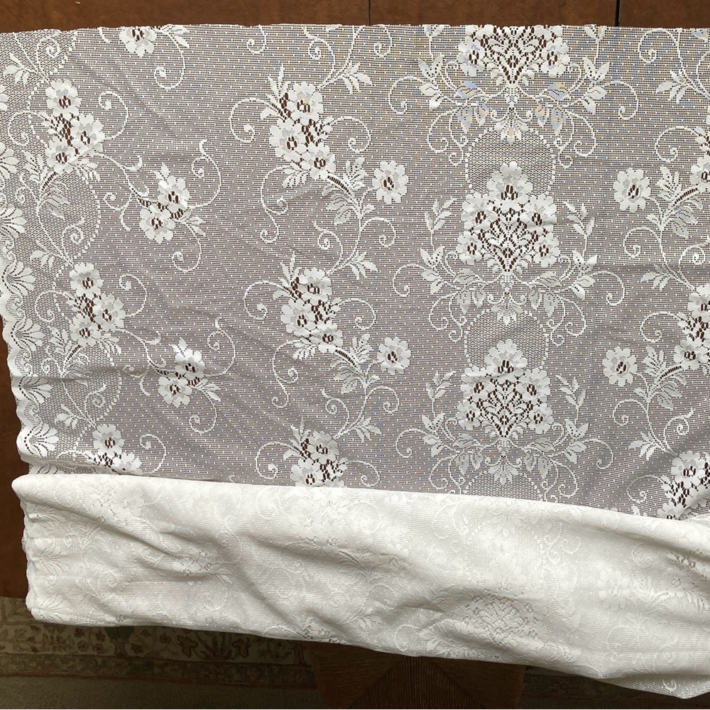 White American balmoral lace fabric